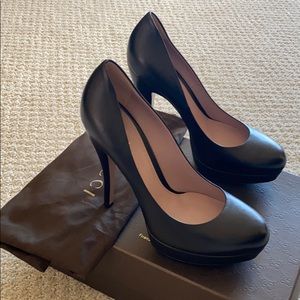 Gucci Black Leather Pumps